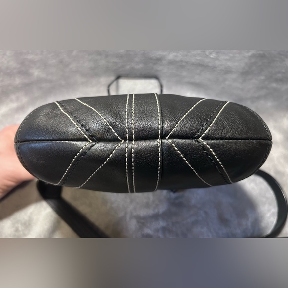 Coach Soho Black Leather Shoulder Hobo w/ Silver Hardware - Picture 10 of 11